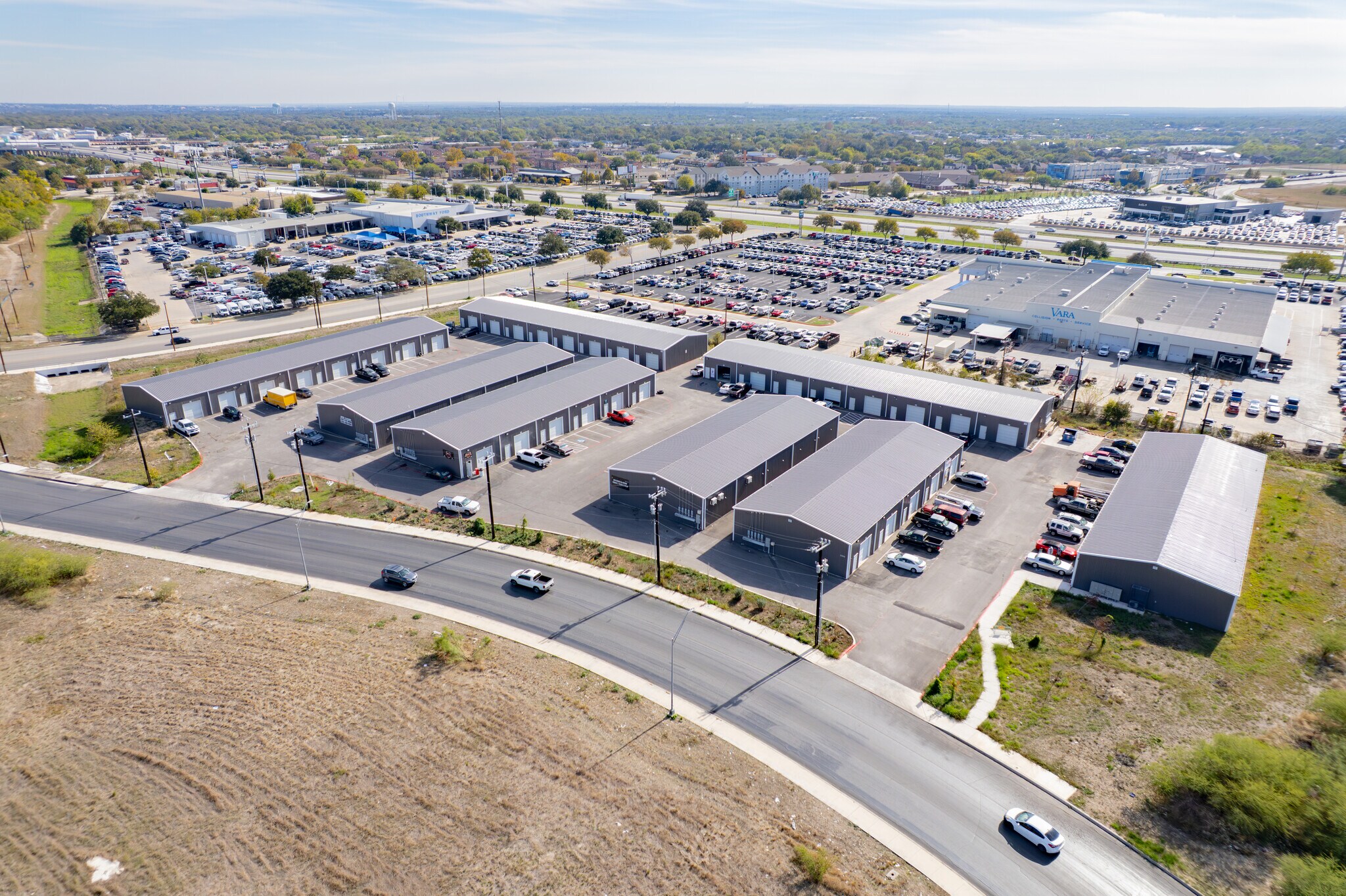 2203 Cascade Pky, San Antonio, TX à louer Photo principale– Image 1 sur 28