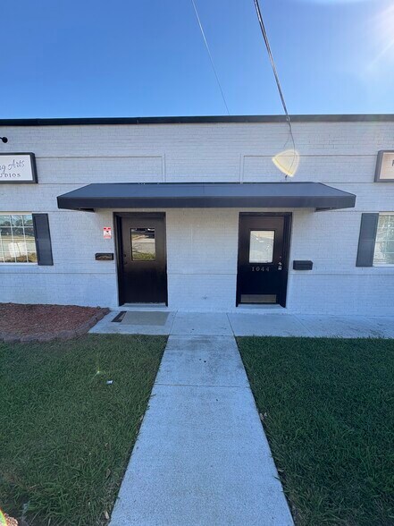 1044-1046 Westside Dr, Greensboro, NC à louer - Photo de l’immeuble – Image 3 sur 3