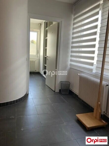 Bureau dans Tourcoing à louer - Photo de l’immeuble – Image 2 sur 10