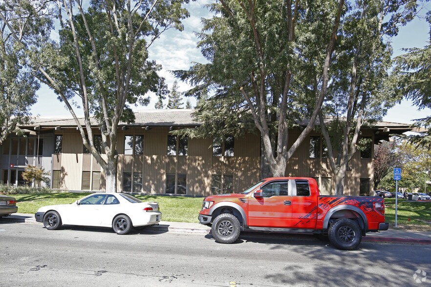2820 Shadelands Dr, Walnut Creek, CA à louer - Photo de l’immeuble – Image 3 sur 12