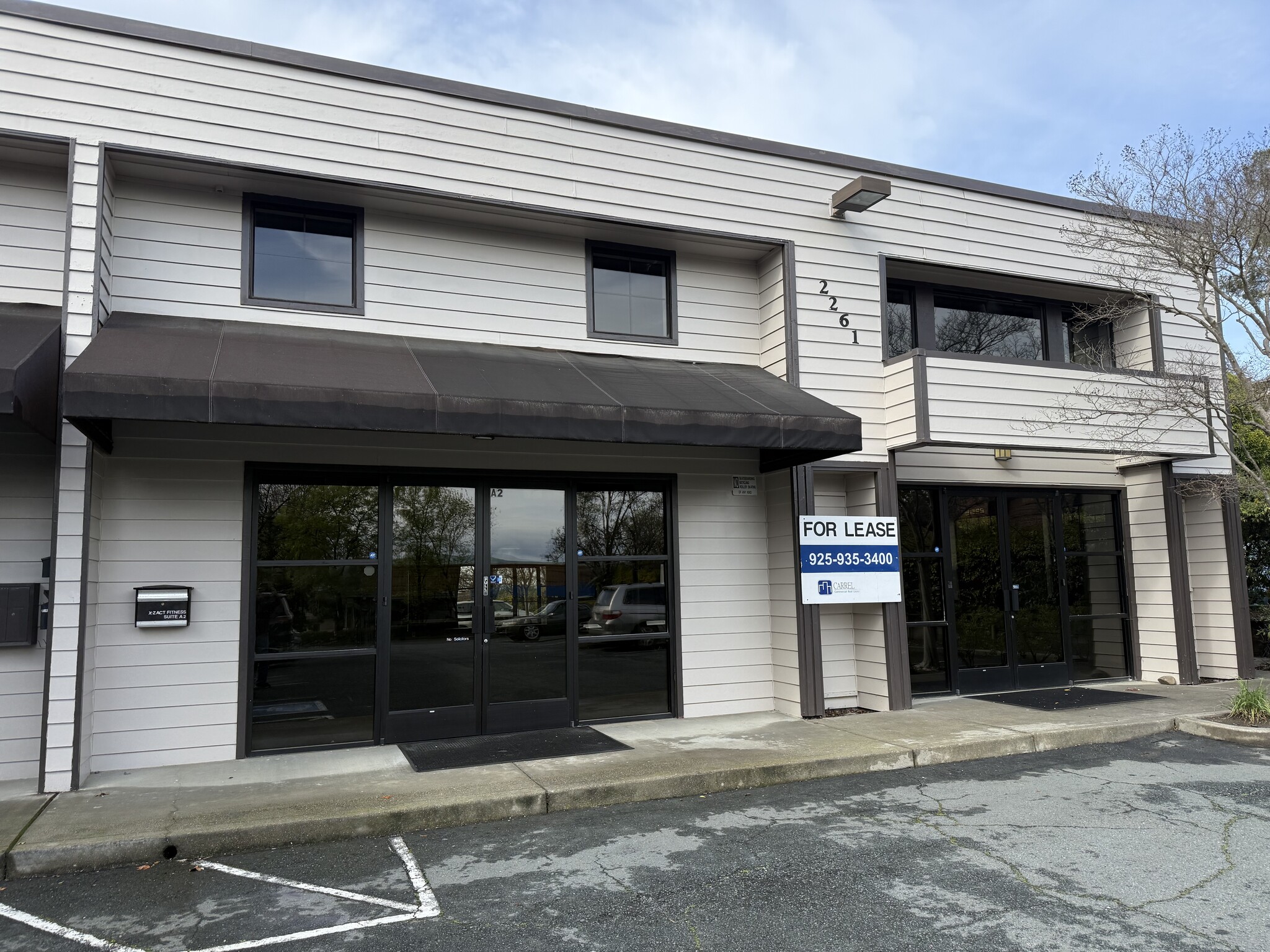 2261 Morello Ave, Pleasant Hill, CA à louer Photo de l’immeuble– Image 1 sur 4