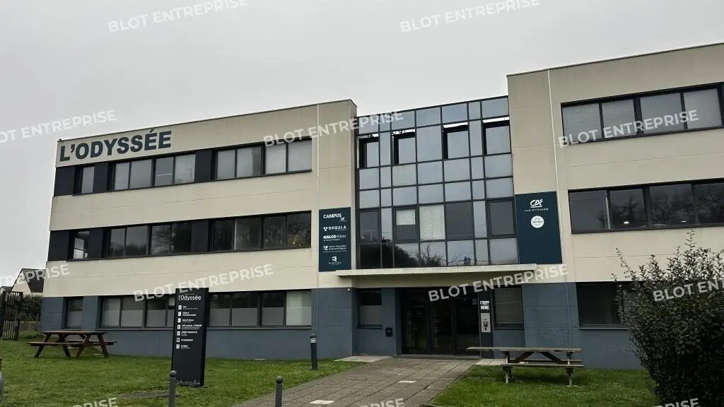 Bureau dans Bruz à louer Photo de l’immeuble– Image 1 sur 10