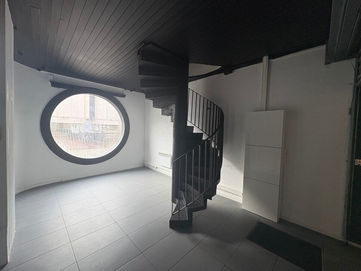 74 Rue Georges Bonnac, Bordeaux, GIR 33000 - Lot dalle - - Photo intérieure - Image 1 of 7