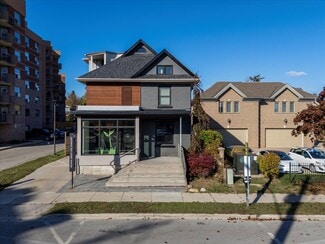 Plus de détails pour 18 Worsley St, Barrie, ON - Local commercial à vendre