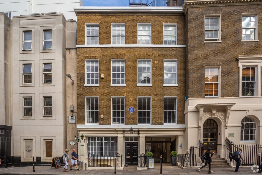 42 Trinity Ct, Londres à louer - Photo de l’immeuble – Image 2 sur 3