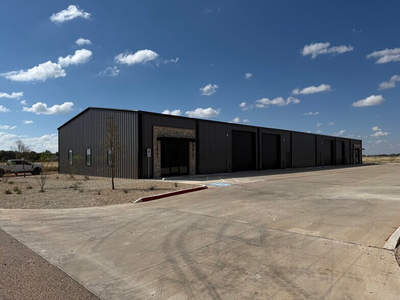 8810 Valencia Ave, Lubbock, TX à louer - Photo de l’immeuble – Image 2 sur 5