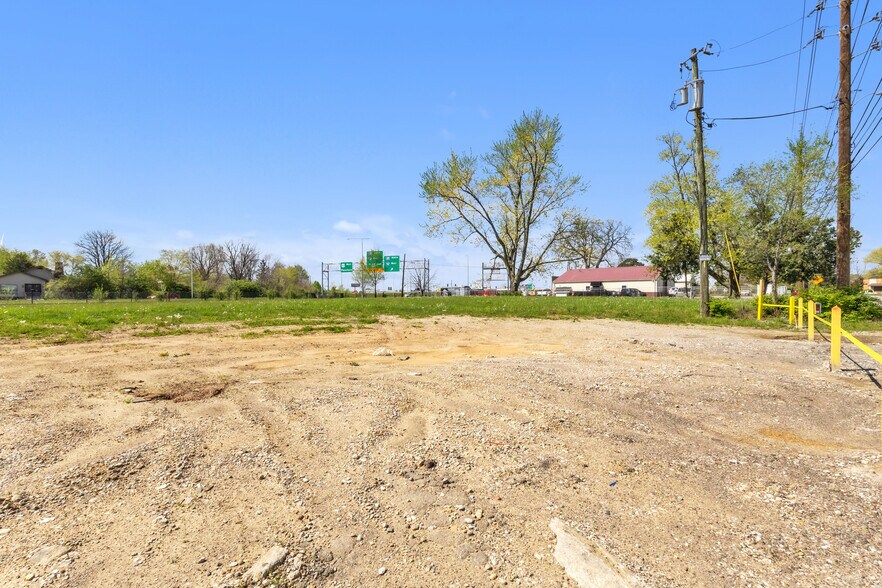 5814 Washington St, Indianapolis, IN à vendre - Photo de l’immeuble – Image 3 sur 12