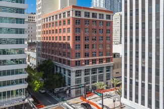 Plus de détails pour 101 E Flagler St, Miami, FL - Local commercial à louer