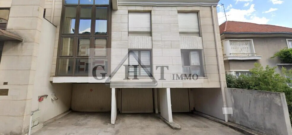Industriel/Logistique dans Bourg-la-Reine à vendre - Photo de l’immeuble – Image 2 sur 2