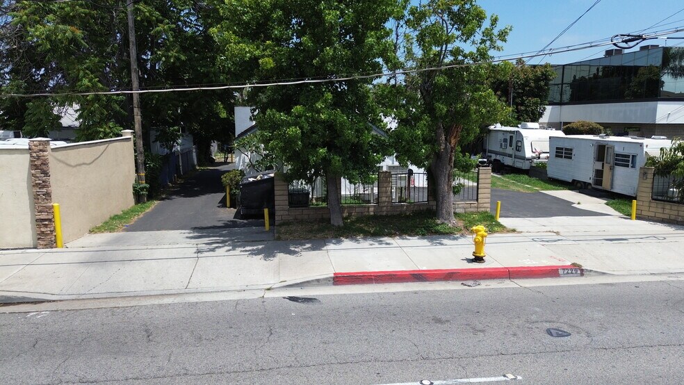 7233 Somerset Blvd, Paramount, CA à vendre - Photo de l’immeuble – Image 3 sur 29