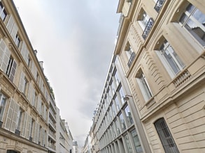 18 Rue De Penthièvre, Paris à louer Photo intérieure– Image 1 sur 5