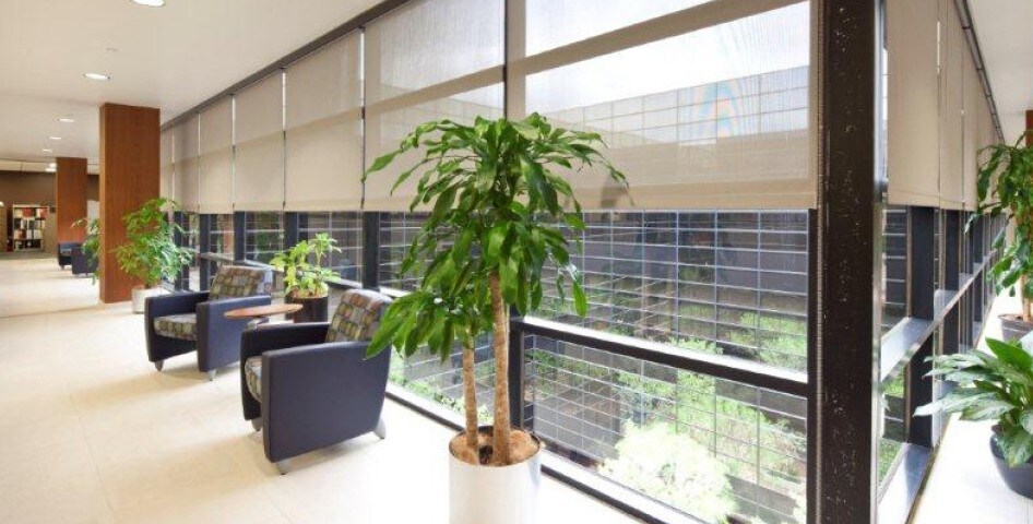 1500 Hughes Way, Long Beach, CA à louer - Hall d’entrée – Image 2 sur 3