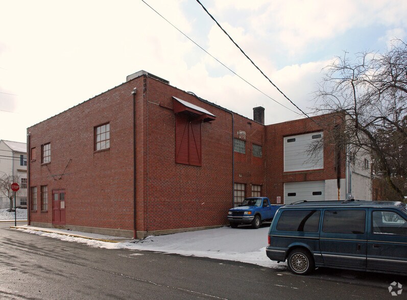 800 Main St, Red Hill, PA à vendre - Photo de l’immeuble – Image 2 sur 12