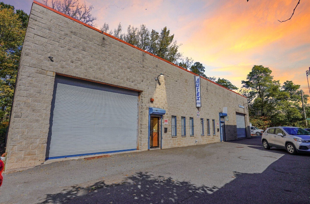 90 Wakefield Ave, Staten Island, NY à louer Photo principale– Image 1 sur 13