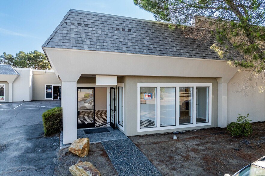 21 Golden Gate Dr, San Rafael, CA à louer - Photo de l’immeuble – Image 2 sur 7