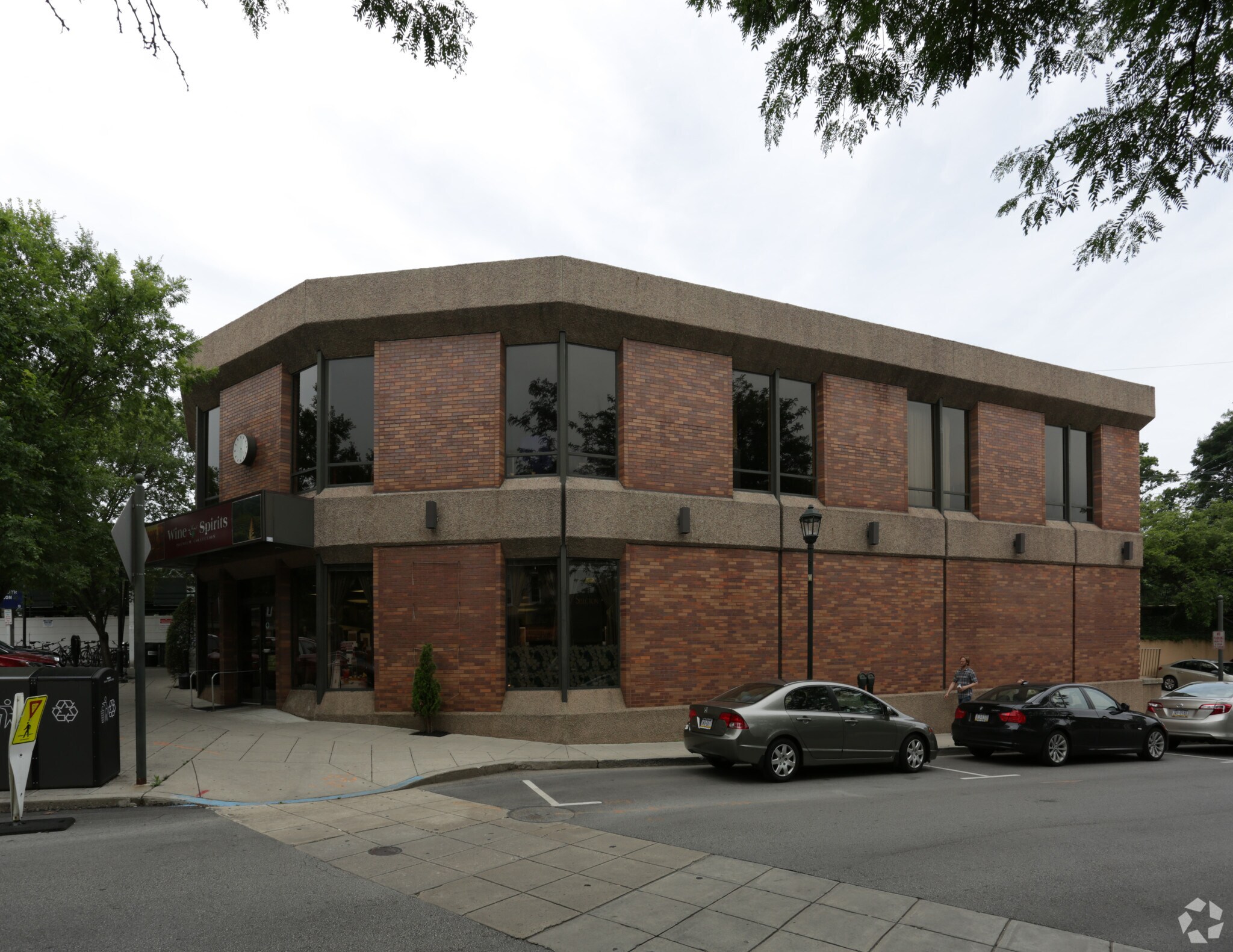 1 Station Cir, Narberth, PA à vendre Photo principale– Image 1 sur 5