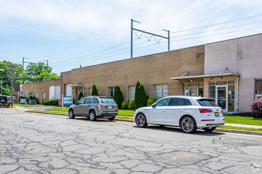312-316 Cox St, Roselle, NJ à louer - Photo de l’immeuble – Image 2 sur 6