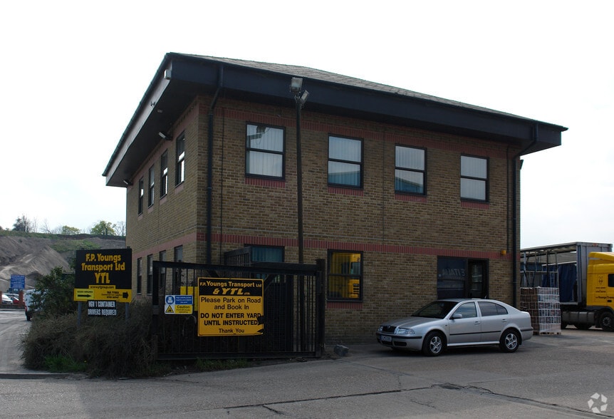 Botany Way, Purfleet à louer - Photo principale – Image 1 sur 1