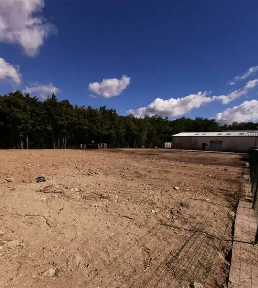 Zone Artisanale Des 4 Chemins, Méry-sur-Oise à vendre - Photo de l’immeuble – Image 1 sur 3