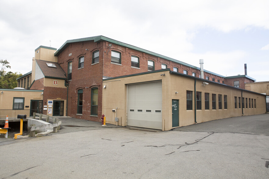 119R Foster St, Peabody, MA à vendre - Photo de l’immeuble – Image 1 sur 12