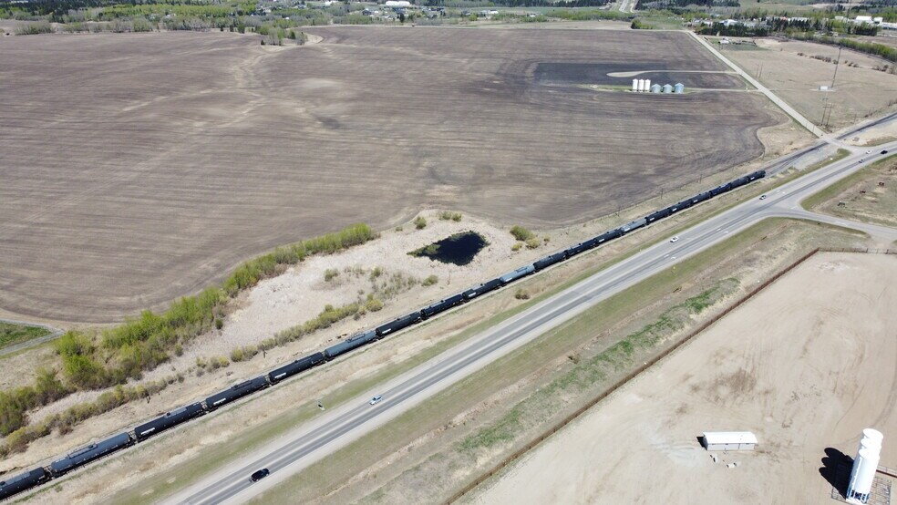 0 Highway 2, Red Deer, AB à vendre - Aérien – Image 3 sur 4