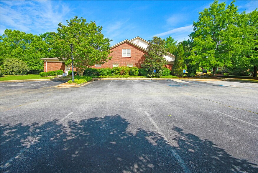 304 Ashby Park Ln, Greenville, SC à louer - Photo de l’immeuble – Image 2 sur 6