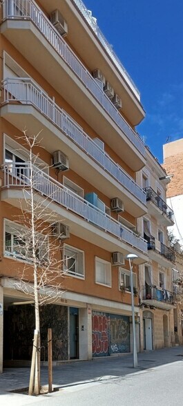 Immeuble residentiel dans Barcelone, Barcelona à vendre - Photo de l’immeuble – Image 2 sur 2