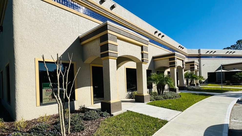275 Williamson Blvd, Ormond Beach, FL à louer Photo de l’immeuble– Image 1 sur 18