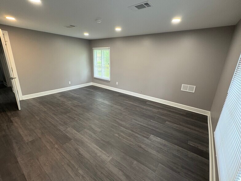 4050 Ridge Lea Rd, Amherst, NY à louer - Photo intérieure – Image 3 sur 11