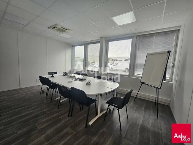 Plus de détails pour Bureau à louer