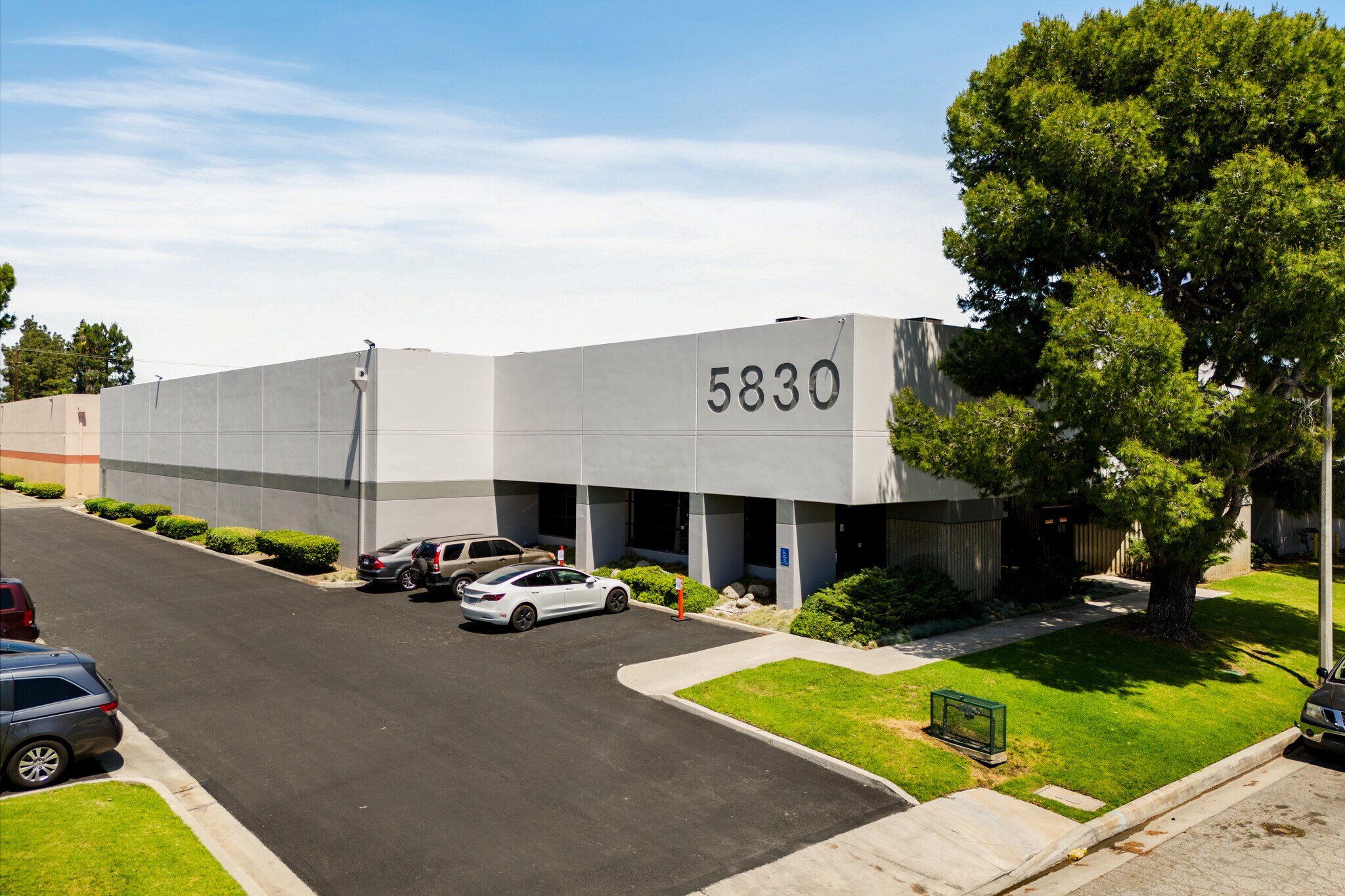5830 Triangle Dr, Commerce, CA à vendre Photo principale– Image 1 sur 10
