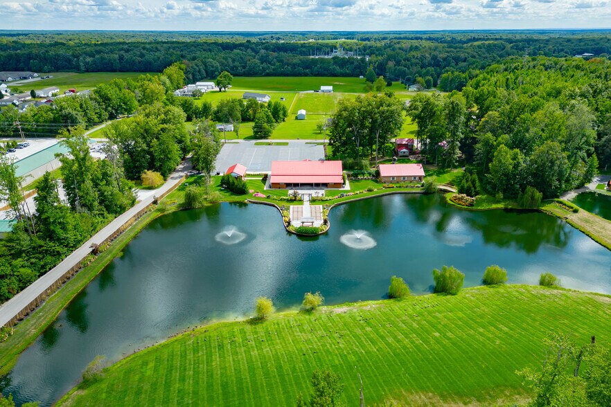 2130 W County Road 200 N, North Vernon, IN à vendre - Photo principale – Image 1 sur 18