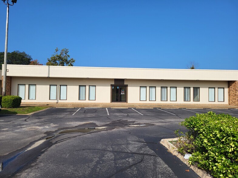 11 Racetrack Rd NE, Fort Walton Beach, FL à louer - Photo de l’immeuble – Image 2 sur 4