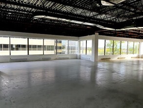 1550 Rue Ampère, Boucherville, QC à louer Photo intérieure– Image 2 sur 5
