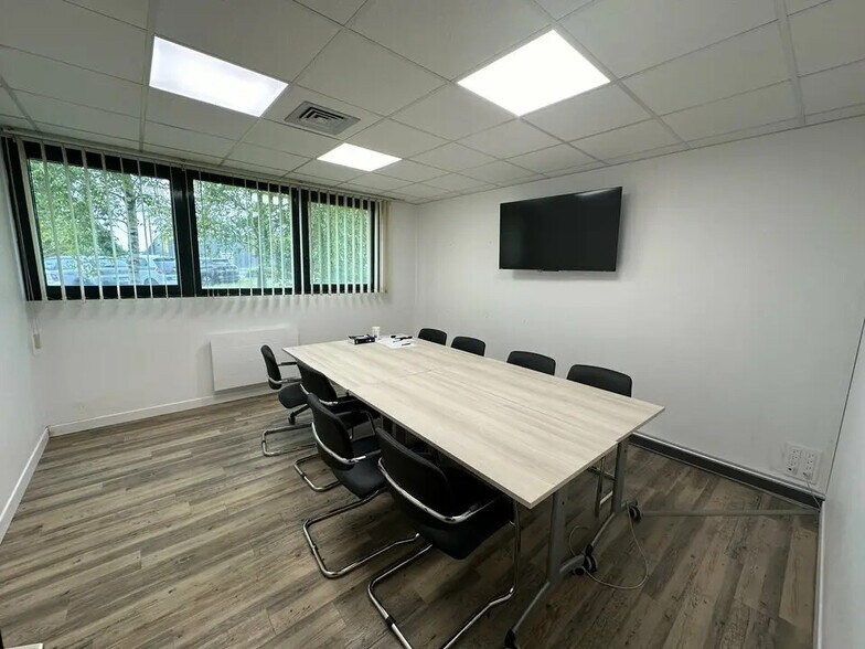 Bureau dans Reims à louer - Photo de l’immeuble – Image 1 sur 7