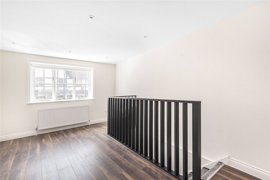 198 High St, Barnet à vendre - Photo intérieure – Image 2 sur 25