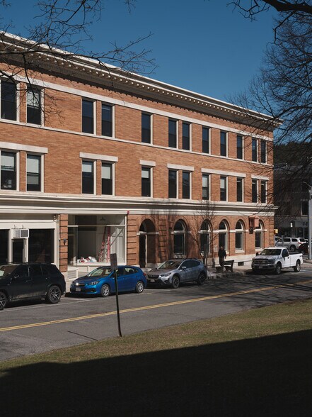 6 Castle St, Great Barrington, MA à louer - Photo de l’immeuble – Image 2 sur 4