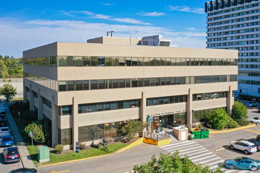 1011 Glenmore Trl SW, Calgary, AB à louer - Photo de l’immeuble – Image 1 sur 9