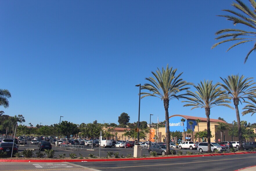 2110-2178 Vista Way, Oceanside, CA à louer - Photo de l’immeuble – Image 3 sur 22