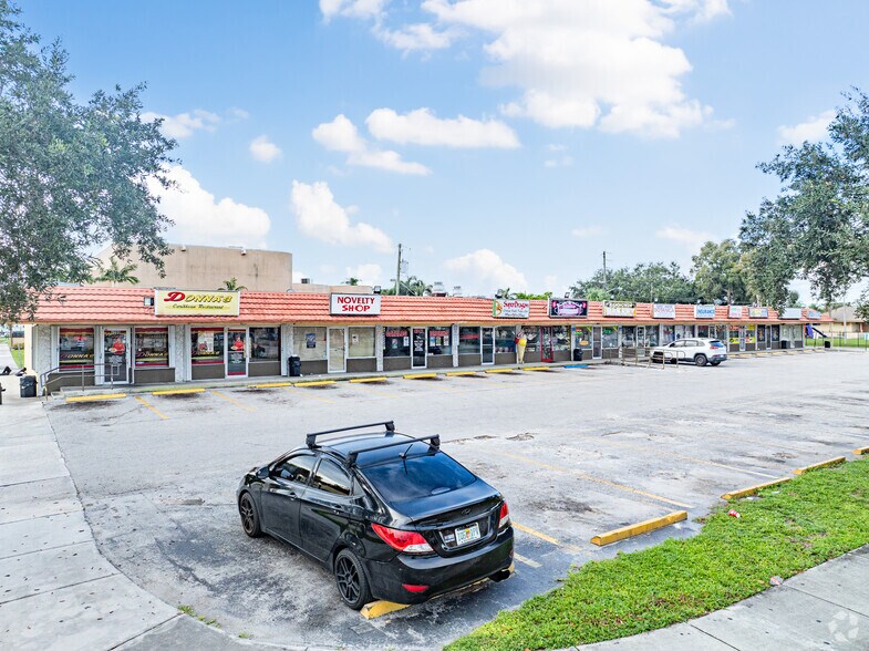 4200-4248 NW 12th St, Lauderhill, FL à louer - Photo de l’immeuble – Image 3 sur 10