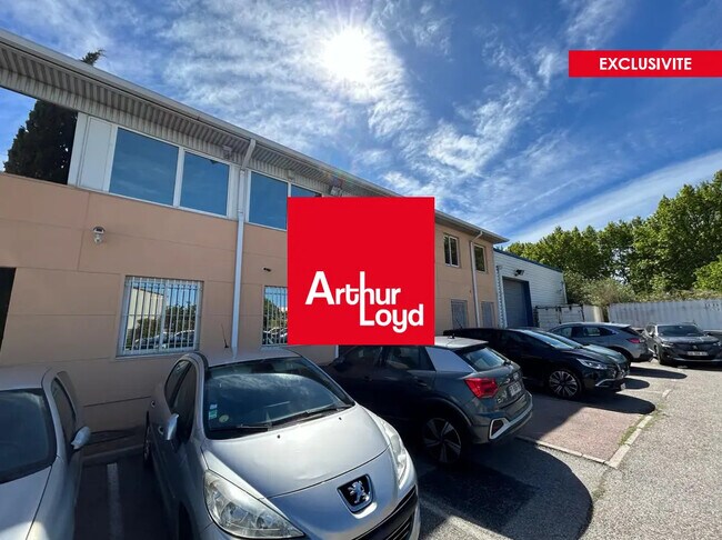 Plus de détails pour Local d’activités à vendre