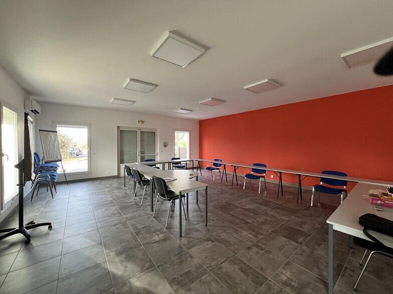Bureau dans Salaise-sur-Sanne à louer - Photo intérieure – Image 1 sur 3