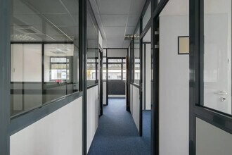 Bureau dans Champagne-au-Mont-d'Or à louer Photo intérieure– Image 2 sur 8