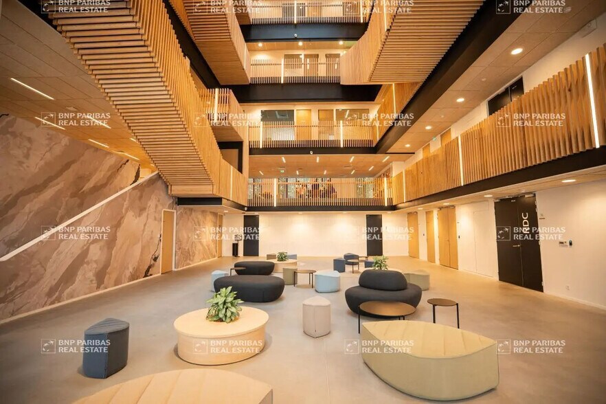 Bureau dans Cesson-Sévigné à louer - Hall d’entrée – Image 3 sur 7