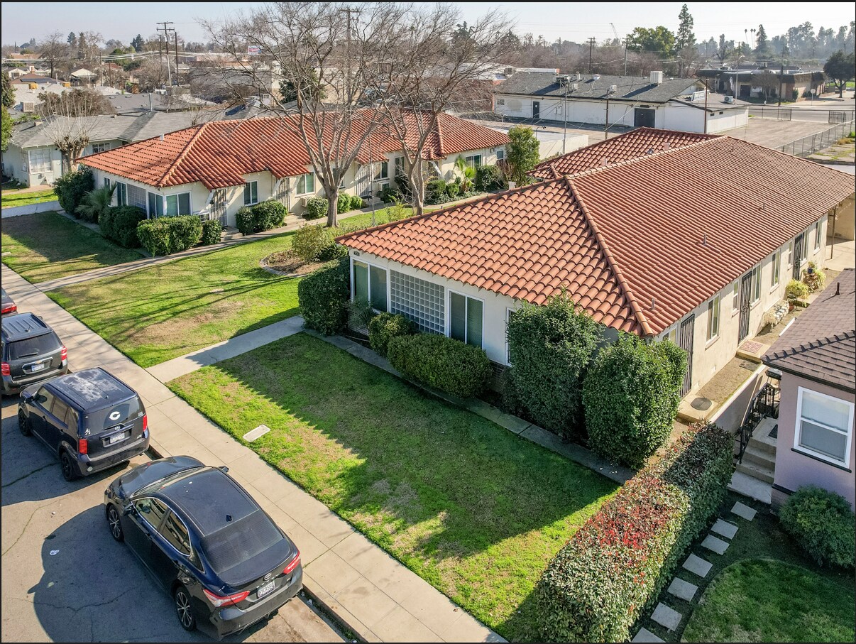 543 W Hammond Ave, Fresno, CA à vendre Photo principale– Image 1 sur 9