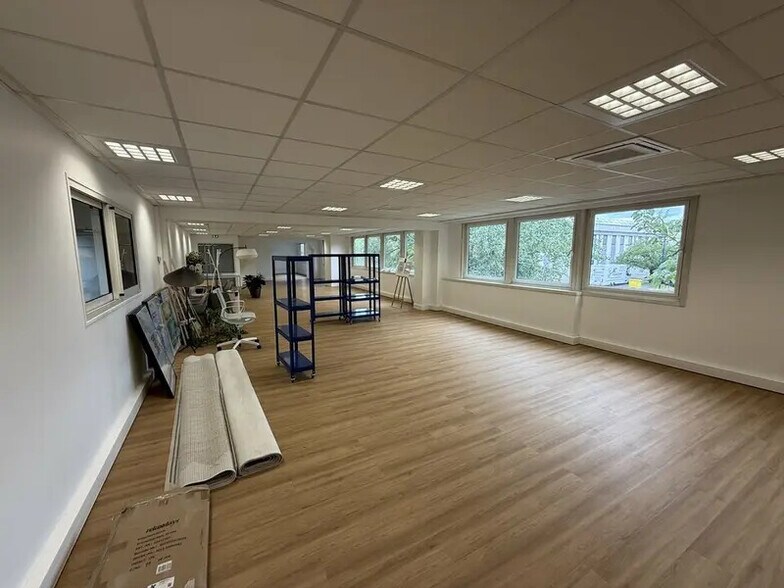 Local d’activités dans Aulnay-sous-Bois à louer - Photo intérieure – Image 2 sur 7