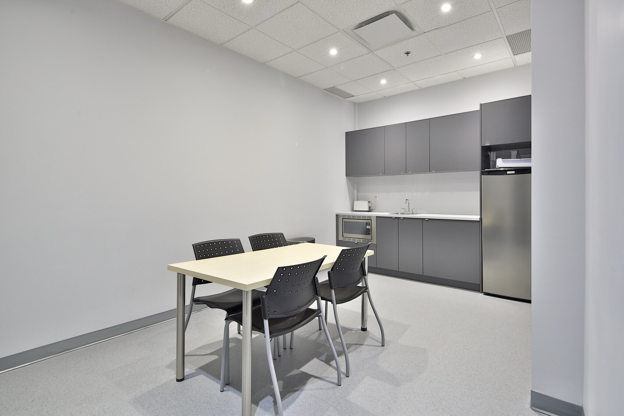 3964-3968 Rue Notre-Dame O, Montréal, QC à louer Photo de l’immeuble– Image 1 sur 4