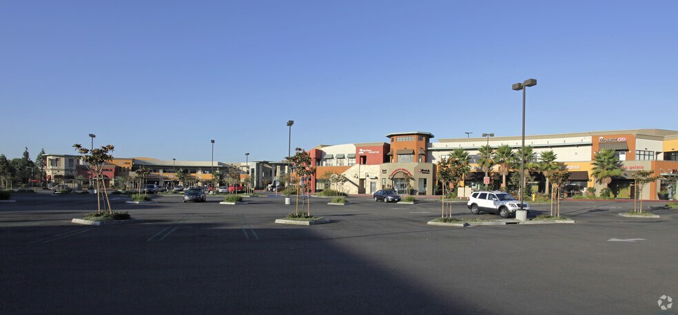 2700 Alton Pky, Irvine, CA à louer - Photo de l’immeuble – Image 1 sur 9