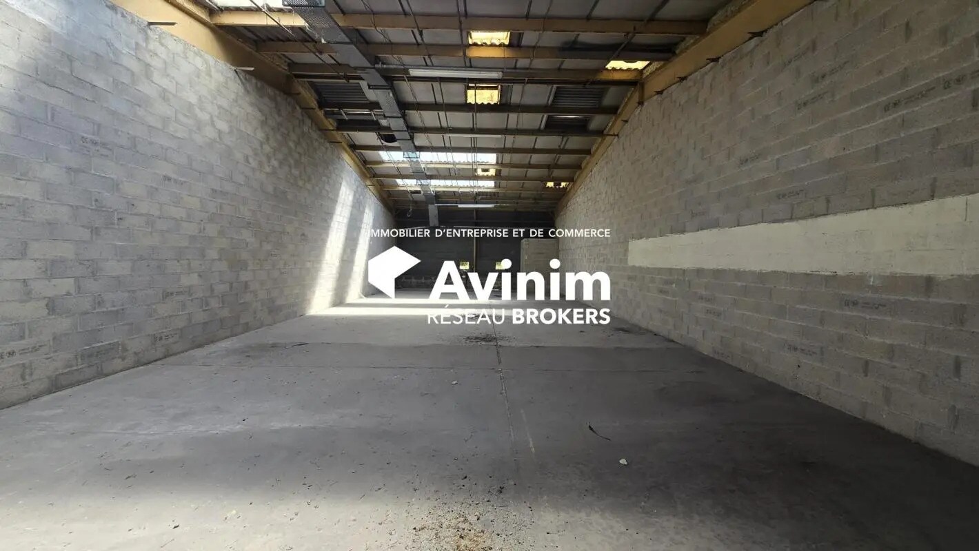 Industriel/Logistique dans Neuilly-en-Thelle à vendre Photo de l’immeuble– Image 1 sur 13