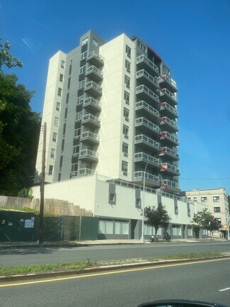 Plus de détails pour 224 Richmond Ter, Staten Island, NY - Logement à vendre